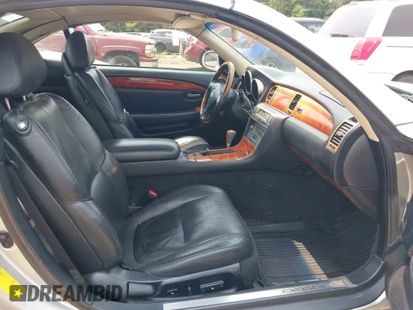 ✅ 2003 Lexus SC 430 • VIN: JTHFN48Y130048381 • Lot: 45466541. Wystawiony na IAAI z przebiegiem 217 655 mil. Bezpłatny archiwum sprzedaży aukcyjnych z USA i szczegółowy raport historii pojazdu na DreamBid. Zdjęcie 5.