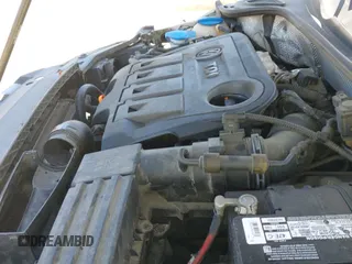 ✅ 2013 Volkswagen Passat SE • VIN: 1VWBN7A31DC064366 • Lot: 42611675. Wystawiony na IAAI z przebiegiem 214 526 mil. Bezpłatny archiwum sprzedaży aukcyjnych z USA i szczegółowy raport historii pojazdu na DreamBid. Zdjęcie 14.