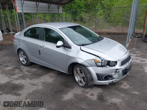 ✅ 2013 Chevrolet Sonic LTZ • VIN: 1G1JE5SH1D4123416 • Lot: 44978588. Wystawiony na IAAI z przebiegiem 119 941 mil. Bezpłatny archiwum sprzedaży aukcyjnych z USA i szczegółowy raport historii pojazdu na DreamBid. Zdjęcie 1.