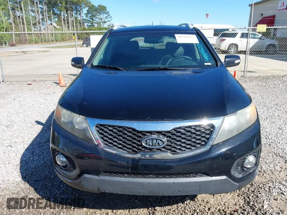 ✅ 2011 Kia Sorento LX • VIN: 5XYKT4A10BG164568 • Lot: 44584553. Wystawiony na IAAI z przebiegiem 311 236 mil. Bezpłatny archiwum sprzedaży aukcyjnych z USA i szczegółowy raport historii pojazdu na DreamBid. Zdjęcie 6.