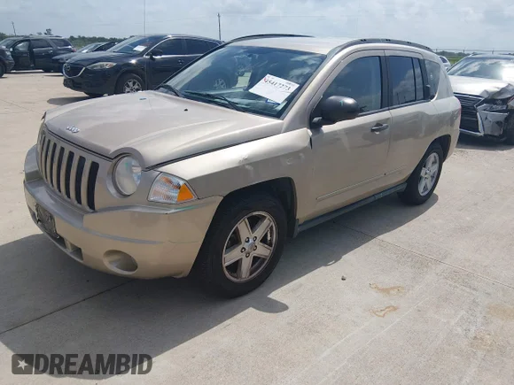 ✅ 2010 Jeep Compass Sport • VIN: 1J4NT1FA9AD629716 • Лот: 45417273. Опубліковано раніше на IAAI з пробігом 132 549 миль. Безкоштовний доступ до архіву аукціонних продажів зі США та докладний звіт про історію автомобіля на DreamBid. Зображення 2.