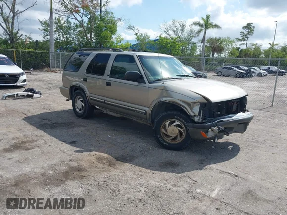 ✅ 2001 Chevrolet Blazer LT • VIN: 1GNDT13WX12114776 • Lot: 42311346. Wystawiony na IAAI z przebiegiem 169 630 mil. Bezpłatny archiwum sprzedaży aukcyjnych z USA i szczegółowy raport historii pojazdu na DreamBid. Zdjęcie 1.