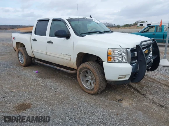 ✅ 2011 Chevrolet Silverado 1500 LT • VIN: 3GCPKSE38BG213347 • Lot: 44025686. Listed on IAAI with 214,873 mi. Free auction sales archive from the USA and detailed vehicle history report at DreamBid. Image 1.