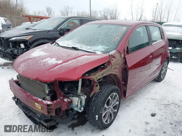 ✅ 2020 Chevrolet Sonic LT • VIN: 1G1JD6SBXL4134949 • Lot: 44285589. Wystawiony na IAAI z przebiegiem 79 983 mil. Bezpłatny archiwum sprzedaży aukcyjnych z USA i szczegółowy raport historii pojazdu na DreamBid. Zdjęcie 2.