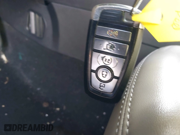 ✅ 2019 Ford Explorer XLT • VIN: 1FM5K7D85KGB06801 • Lot: 44258036. Wystawiony na IAAI z przebiegiem 175 068 mil. Bezpłatny archiwum sprzedaży aukcyjnych z USA i szczegółowy raport historii pojazdu na DreamBid. Zdjęcie 11.