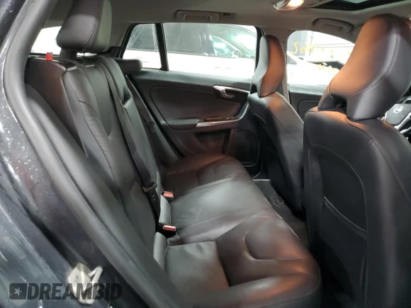 ✅ 2015 Volvo V60 T5 Drive-E Premier • VIN: YV140MEK4F1261731 • Lot: 65625862. Wystawiony na Copart z przebiegiem 118 842 mil. Bezpłatny archiwum sprzedaży aukcyjnych z USA i szczegółowy raport historii pojazdu na DreamBid. Zdjęcie 6.
