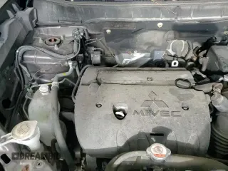 ✅ 2018 Mitsubishi Outlander ES • VIN: JA4AR3AU4JU018762 • Lot: 92601435. Wystawiony na Copart z przebiegiem 86 996 mil. Bezpłatny archiwum sprzedaży aukcyjnych z USA i szczegółowy raport historii pojazdu na DreamBid. Zdjęcie 15.