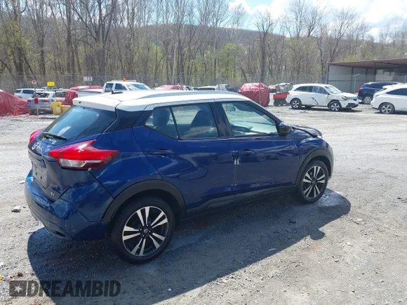 ✅ 2018 Nissan Kicks SV • VIN: 3N1CP5CUXJL526616 • Lot: 44669519. Wystawiony na IAAI z przebiegiem 79 864 mil. Bezpłatny archiwum sprzedaży aukcyjnych z USA i szczegółowy raport historii pojazdu na DreamBid. Zdjęcie 4.