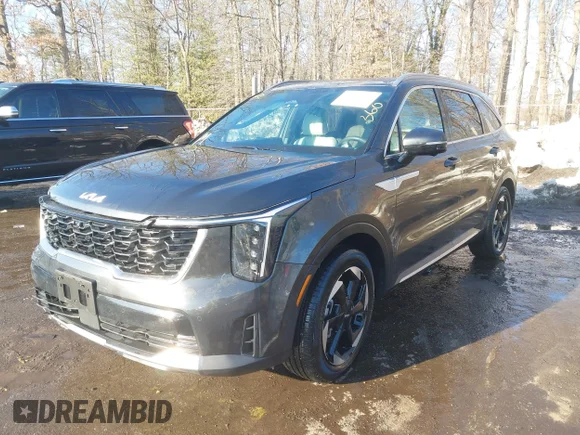 ✅ 2025 Kia Sorento SX Prestige • VIN: KNDRKDJG3S5303462 • Lot: 44312008. Wystawiony na IAAI z przebiegiem 14 689 mil. Bezpłatny archiwum sprzedaży aukcyjnych z USA i szczegółowy raport historii pojazdu na DreamBid. Zdjęcie 2.