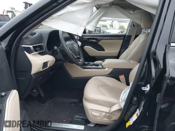 ✅ 2023 Toyota Highlander L • VIN: 5TDKDRAHXPS516220 • Lot: 42152777. Wystawiony na IAAI z przebiegiem 19 263 mil. Bezpłatny archiwum sprzedaży aukcyjnych z USA i szczegółowy raport historii pojazdu na DreamBid. Zdjęcie 5.