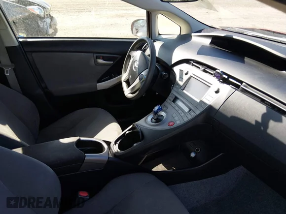 ✅ 2015 Toyota Prius Two • VIN: JTDKN3DU5F0419124 • Lot: 45092766. Wystawiony na IAAI z przebiegiem 80 370 mil. Bezpłatny archiwum sprzedaży aukcyjnych z USA i szczegółowy raport historii pojazdu na DreamBid. Zdjęcie 5.