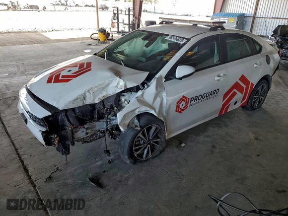 ✅ 2024 Kia Forte LX • VIN: 3KPF24AD0RE751455 • Lot: 96546685. Wystawiony na Copart z przebiegiem 116 537 mil. Bezpłatny archiwum sprzedaży aukcyjnych z USA i szczegółowy raport historii pojazdu na DreamBid. Zdjęcie 1.