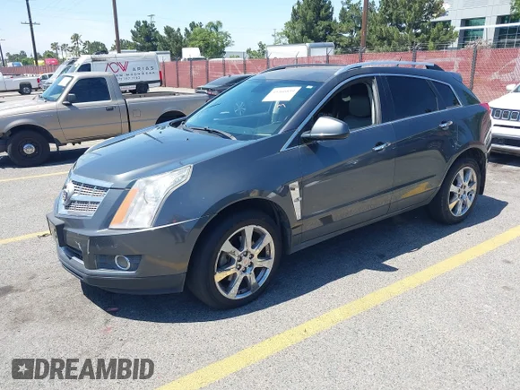 ✅ 2010 Cadillac SRX Premium Collection • VIN: 3GYFNCEY6AS544597 • Lot: 45366839. Wystawiony na IAAI z przebiegiem 177 661 mil. Bezpłatny archiwum sprzedaży aukcyjnych z USA i szczegółowy raport historii pojazdu na DreamBid. Zdjęcie 2.