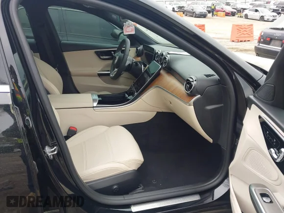 ✅ 2022 Mercedes-Benz C 300 • VIN: W1KAF4GB3NR064043 • Lot: 44660562. Wystawiony na IAAI z przebiegiem 43 523 mil. Bezpłatny archiwum sprzedaży aukcyjnych z USA i szczegółowy raport historii pojazdu na DreamBid. Zdjęcie 5.