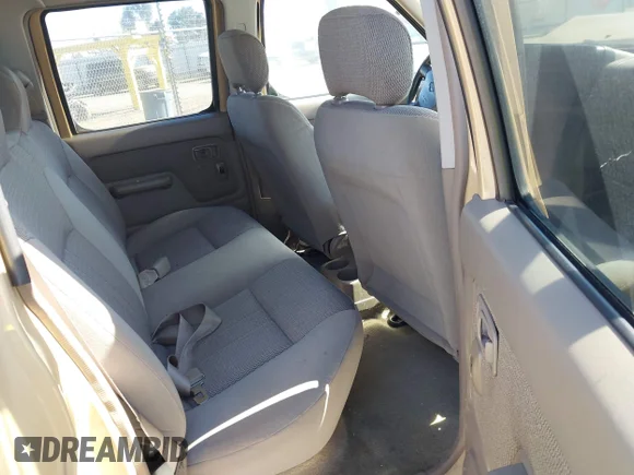 ✅ 2001 Nissan Frontier XE • VIN: 1N6ED27T51C315413 • Lot: 44602390. Wystawiony na IAAI z przebiegiem 100 865 mil. Bezpłatny archiwum sprzedaży aukcyjnych z USA i szczegółowy raport historii pojazdu na DreamBid. Zdjęcie 8.