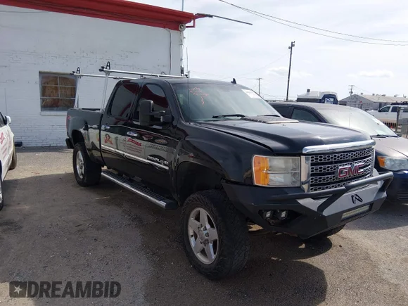✅ 2011 GMC Sierra 2500HD Denali • VIN: 1GT125C89BF153263 • Лот: 44801757. Опубліковано раніше на IAAI з пробігом 160 449 миль. Безкоштовний доступ до архіву аукціонних продажів зі США та докладний звіт про історію автомобіля на DreamBid. Зображення 1.