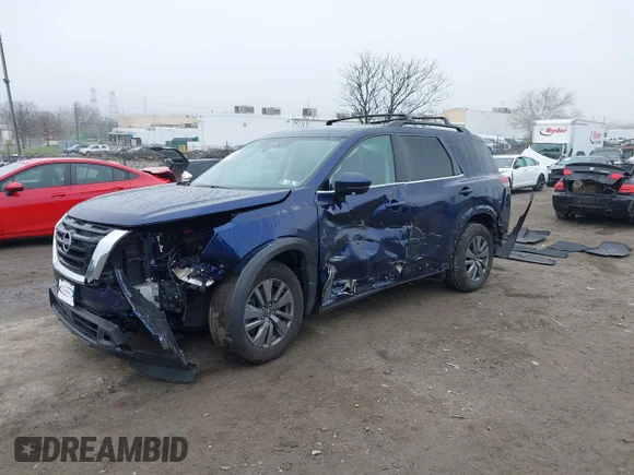 ✅ 2024 Nissan Pathfinder SV • VIN: 5N1DR3BC3RC313454 • Lot: 44770866. Wystawiony na IAAI z przebiegiem 9 842 mil. Bezpłatny archiwum sprzedaży aukcyjnych z USA i szczegółowy raport historii pojazdu na DreamBid. Zdjęcie 2.