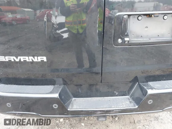 ✅ 2019 GMC Savana Cargo • VIN: 1GTW7BFG2K1176681 • Lot: 41627842. Wystawiony na IAAI z przebiegiem 110 000 mil. Bezpłatny archiwum sprzedaży aukcyjnych z USA i szczegółowy raport historii pojazdu na DreamBid. Zdjęcie 6.