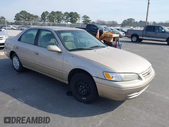 ✅ 1998 Toyota Camry LE • VIN: 4T1BG22K0WU349784 • Lot: 44311780. Wystawiony na IAAI z przebiegiem 146 579 mil. Bezpłatny archiwum sprzedaży aukcyjnych z USA i szczegółowy raport historii pojazdu na DreamBid. Zdjęcie 1.