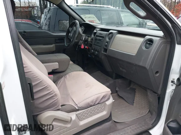 ✅ 2010 Ford F-150 XL • VIN: 1FTEX1CW0AFA13353 • Lot: 41556236. Wystawiony na IAAI z przebiegiem 198 860 mil. Bezpłatny archiwum sprzedaży aukcyjnych z USA i szczegółowy raport historii pojazdu na DreamBid. Zdjęcie 5.