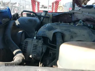 ✅ 2001 Chevrolet Silverado 2500HD LS • VIN: 1GCHK23UX1F185812 • Lot: 41879549. Wystawiony na IAAI z przebiegiem 212 295 mil. Bezpłatny archiwum sprzedaży aukcyjnych z USA i szczegółowy raport historii pojazdu na DreamBid. Zdjęcie 19.