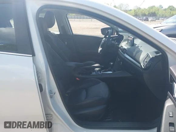 ✅ 2014 Mazda 3 S Grand Touring • VIN: JM1BM1M37E1196060 • Лот: 44895470. Опубліковано раніше на IAAI з пробігом 108 743 миль. Безкоштовний доступ до архіву аукціонних продажів зі США та докладний звіт про історію автомобіля на DreamBid. Зображення 5.