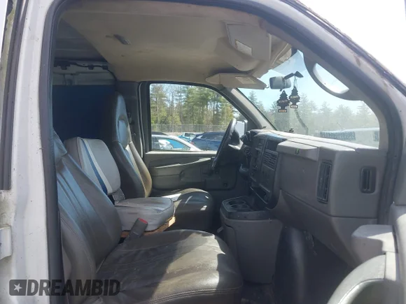 ✅ 2006 GMC Savana Cargo • VIN: 1GTHG39V361215597 • Лот: 42061993. Опубліковано раніше на IAAI з пробігом Не вказано. Безкоштовний доступ до архіву аукціонних продажів зі США та докладний звіт про історію автомобіля на DreamBid. Зображення 5.
