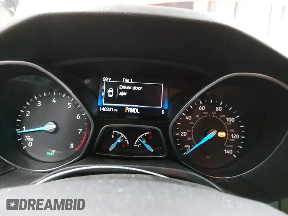 ✅ 2015 Ford Focus SE • VIN: 1FADP3K24FL375383 • Lot: 45482750. Wystawiony na IAAI z przebiegiem 140 331 mil. Bezpłatny archiwum sprzedaży aukcyjnych z USA i szczegółowy raport historii pojazdu na DreamBid. Zdjęcie 7.