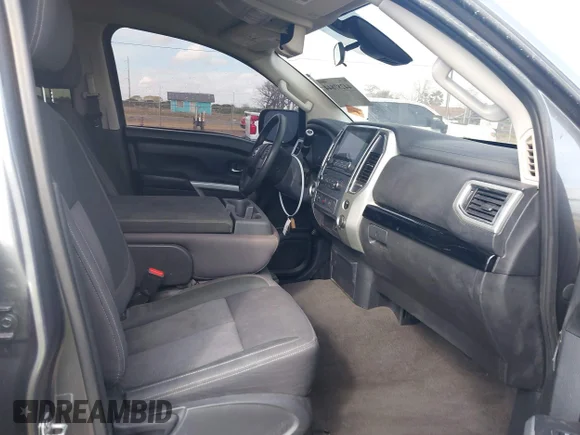 ✅ 2021 Nissan Titan S • VIN: 1N6AA1EEXMN530039 • Lot: 44287844. Wystawiony na IAAI z przebiegiem 55 506 mil. Bezpłatny archiwum sprzedaży aukcyjnych z USA i szczegółowy raport historii pojazdu na DreamBid. Zdjęcie 5.
