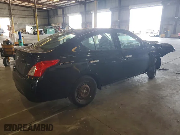 ✅ 2018 Nissan Versa S Plus • VIN: 3N1CN7AP1JL884394 • Lot: 50121596. Wystawiony na Copart z przebiegiem 139 928 mil. Bezpłatny archiwum sprzedaży aukcyjnych z USA i szczegółowy raport historii pojazdu na DreamBid. Zdjęcie 3.