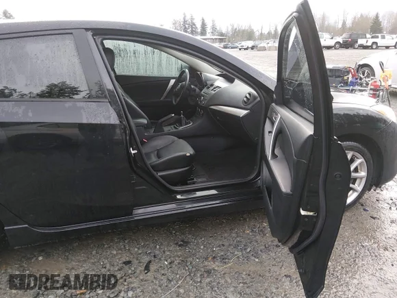 ✅ 2012 Mazda 3 S Grand Touring • VIN: JM1BL1M61C1510201 • Лот: 43986598. Опубліковано раніше на IAAI з пробігом 180 105 миль. Безкоштовний доступ до архіву аукціонних продажів зі США та докладний звіт про історію автомобіля на DreamBid. Зображення 5.