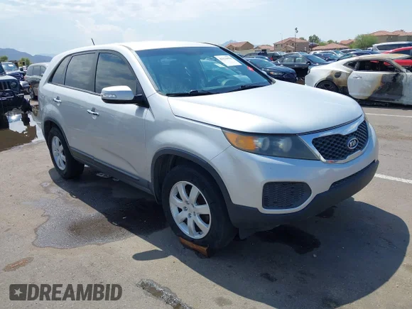 ✅ 2011 Kia Sorento • VIN: 5XYKT3A10BG006855 • Lot: 43156038. Wystawiony na IAAI z przebiegiem 143 934 mil. Bezpłatny archiwum sprzedaży aukcyjnych z USA i szczegółowy raport historii pojazdu na DreamBid. Zdjęcie 1.