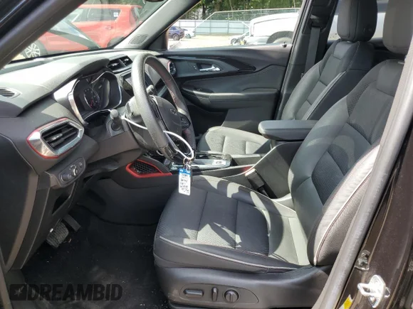 ✅ 2021 Chevrolet TrailBlazer RS • VIN: KL79MTSL3MB157663 • Lot: 55163974. Wystawiony na Copart z przebiegiem 24 296 mil. Bezpłatny archiwum sprzedaży aukcyjnych z USA i szczegółowy raport historii pojazdu na DreamBid. Zdjęcie 7.