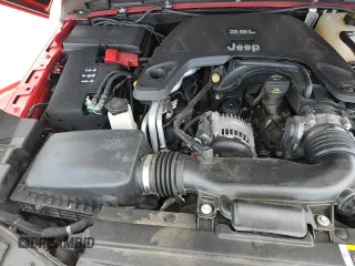 ✅ 2018 Jeep Wrangler Unlimited Sahara • VIN: 1C4HJXEG8JW323631 • Лот: 82259795. Опубликован ранее на Copart с пробегом 67 155 миль. Бесплатный доступ к архиву аукционных продаж из США и подробный отчёт об истории автомобиля на DreamBid. Изображение 14.