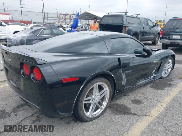 ✅ 2007 Chevrolet Corvette • VIN: 1G1YY25U775108155 • Lot: 42096745. Wystawiony na IAAI z przebiegiem 104 666 mil. Bezpłatny archiwum sprzedaży aukcyjnych z USA i szczegółowy raport historii pojazdu na DreamBid. Zdjęcie 4.