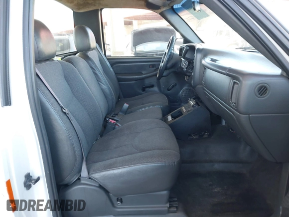 ✅ 2003 Chevrolet Silverado 2500 Work Truck • VIN: 1GCGC24U43Z321585 • Lot: 41850855. Wystawiony na IAAI z przebiegiem 142 417 mil. Bezpłatny archiwum sprzedaży aukcyjnych z USA i szczegółowy raport historii pojazdu na DreamBid. Zdjęcie 5.