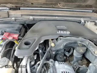 ✅ 2020 Jeep Wrangler Unlimited Sport S • VIN: 1C4HJXDG7LW337797 • Lot: 84811515. Listed on Copart with 127,802 mi. Free auction sales archive from the USA and detailed vehicle history report at DreamBid. Image 13.