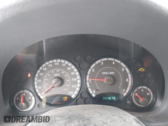 ✅ 2005 Jeep Liberty Sport • VIN: 1J4GL48K55W602667 • Lot: 43827970. Wystawiony na IAAI z przebiegiem 111 675 mil. Bezpłatny archiwum sprzedaży aukcyjnych z USA i szczegółowy raport historii pojazdu na DreamBid. Zdjęcie 7.