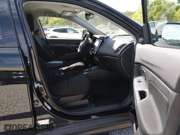 ✅ 2026 Mitsubishi Outlander S • VIN: JA4ARUAU1TU003578 • Lot: 44910318. Wystawiony na IAAI z przebiegiem 6 993 mil. Bezpłatny archiwum sprzedaży aukcyjnych z USA i szczegółowy raport historii pojazdu na DreamBid. Zdjęcie 5.