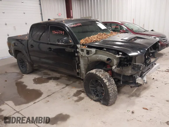 ✅ 2021 Toyota Tacoma TRD Sport • VIN: 3TYCZ5AN7MT015645 • Lot: 43661334. Wystawiony na IAAI z przebiegiem 60 260 mil. Bezpłatny archiwum sprzedaży aukcyjnych z USA i szczegółowy raport historii pojazdu na DreamBid. Zdjęcie 1.