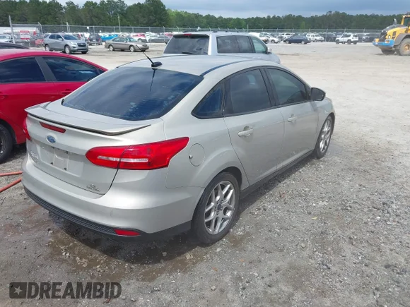 ✅ 2015 Ford Focus SE • VIN: 1FADP3F23FL200259 • Лот: 45117721. Опубліковано раніше на IAAI з пробігом 225 146 миль. Безкоштовний доступ до архіву аукціонних продажів зі США та докладний звіт про історію автомобіля на DreamBid. Зображення 4.