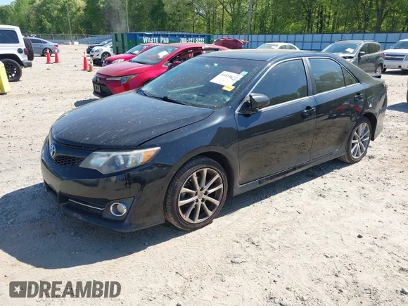 ✅ 2014 Toyota Camry SE • VIN: 4T1BF1FK9EU347392 • Lot: 44822672. Wystawiony na IAAI z przebiegiem 210 869 mil. Bezpłatny archiwum sprzedaży aukcyjnych z USA i szczegółowy raport historii pojazdu na DreamBid. Zdjęcie 2.