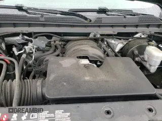 ✅ 2018 Chevrolet Silverado 1500 LT • VIN: 1GCVKREH3JZ194040 • Lot: 86036654. Listed on Copart with 100,781 mi. Free auction sales archive from the USA and detailed vehicle history report at DreamBid. Image 13.