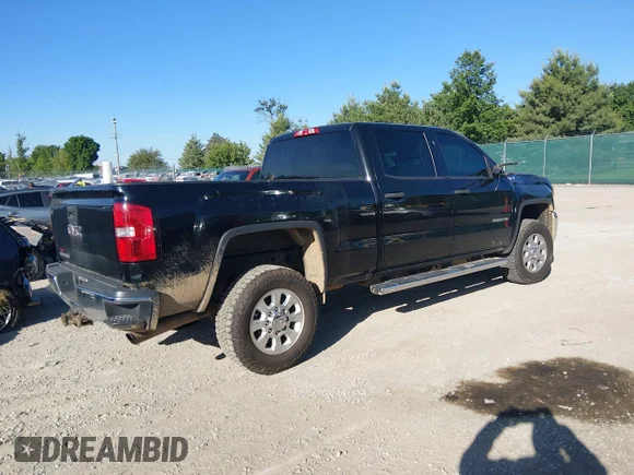 ✅ 2017 GMC Sierra 2500HD • VIN: 1GT12REG2HF104345 • Лот: 45094120. Опубликован ранее на IAAI с пробегом 353 516 миль. Бесплатный доступ к архиву аукционных продаж из США и подробный отчёт об истории автомобиля на DreamBid. Изображение 4.
