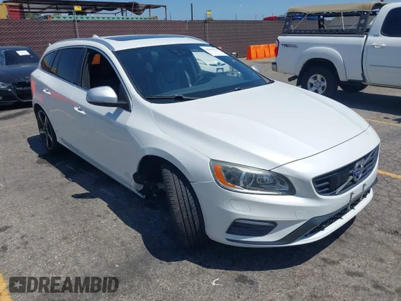 2015 Volvo V60 T6 R-Design Platinum