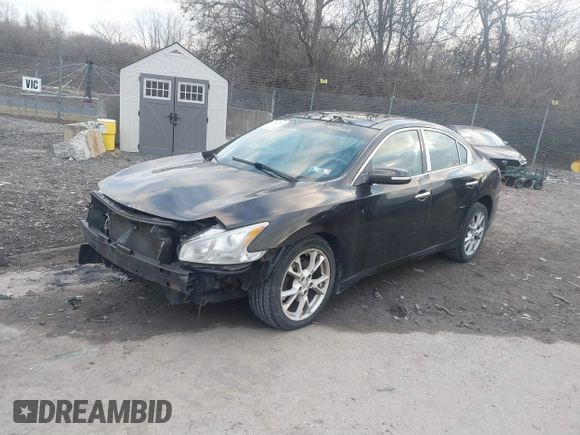 ✅ 2014 Nissan Maxima S • VIN: 1N4AA5APXEC451362 • Lot: 41319297. Wystawiony na IAAI z przebiegiem 148 013 mil. Bezpłatny archiwum sprzedaży aukcyjnych z USA i szczegółowy raport historii pojazdu na DreamBid. Zdjęcie 2.