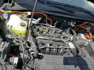 ✅ 2025 Ford Escape PHEV • VIN: 1FMCU0E16SUA68815 • Lot: 68727585. Wystawiony na Copart z przebiegiem 2 737 mil. Bezpłatny archiwum sprzedaży aukcyjnych z USA i szczegółowy raport historii pojazdu na DreamBid. Zdjęcie 14.