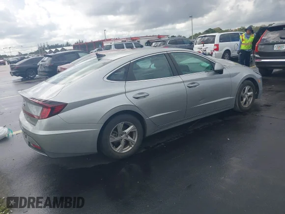 ✅ 2021 Hyundai Sonata SE • VIN: 5NPEG4JA9MH093397 • Lot: 43797867. Wystawiony na IAAI z przebiegiem 42 359 mil. Bezpłatny archiwum sprzedaży aukcyjnych z USA i szczegółowy raport historii pojazdu na DreamBid. Zdjęcie 4.