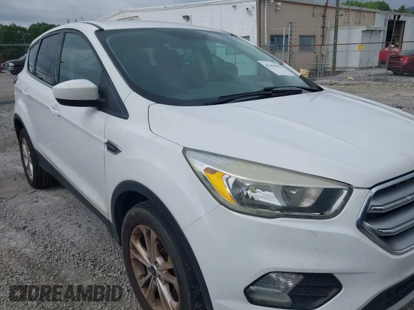 ✅ 2017 Ford Escape SE • VIN: 1FMCU0GD9HUA69327 • Лот: 45450010. Опубликован ранее на IAAI с пробегом 173 678 миль. Бесплатный доступ к архиву аукционных продаж из США и подробный отчёт об истории автомобиля на DreamBid. Изображение 1.