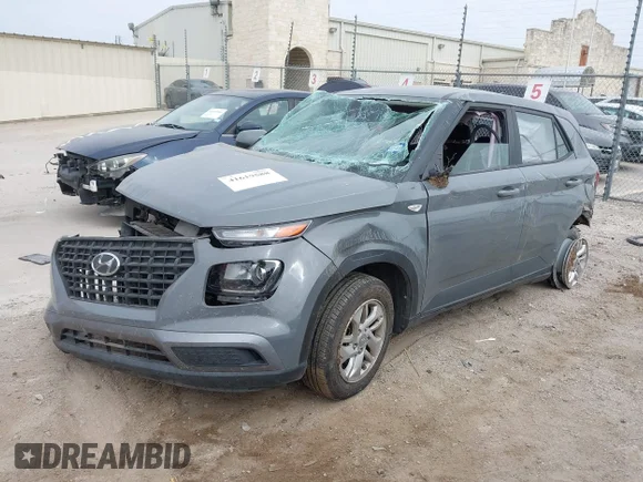 ✅ 2021 Hyundai Venue SE • VIN: KMHRB8A39MU068865 • Lot: 41619588. Wystawiony na IAAI z przebiegiem 76 058 mil. Bezpłatny archiwum sprzedaży aukcyjnych z USA i szczegółowy raport historii pojazdu na DreamBid. Zdjęcie 2.
